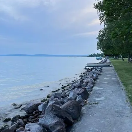 Magaspart Balatonakarattya